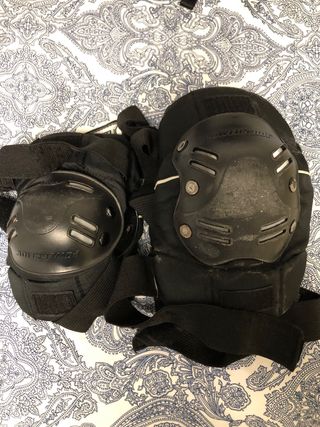 Patines línea Oxelo adultos + protec+casco+bolsa