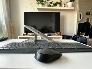 Teclado, Mouse y Elevador Laptop 