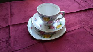 Tazza e piattini porcellana Royal Vale