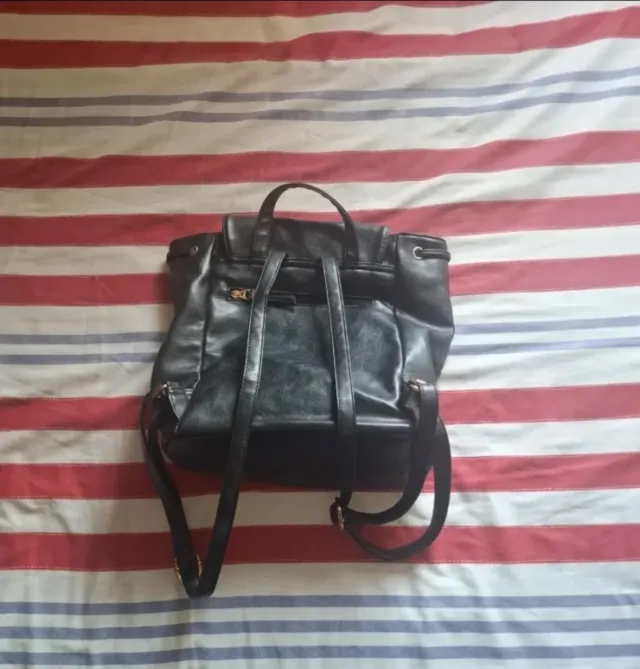 Bolso Mochila Russell & Bromley Negro