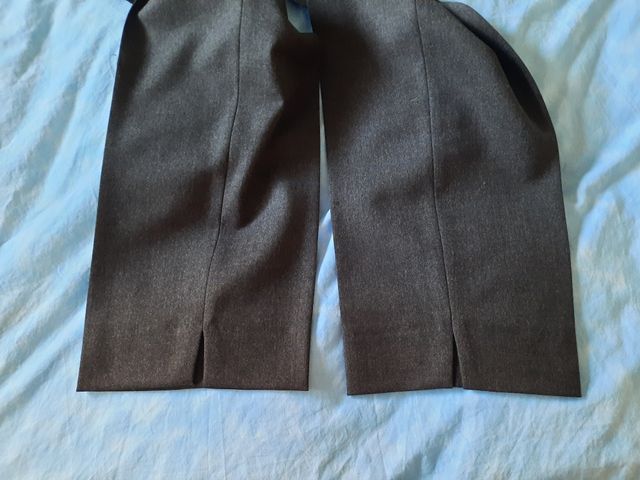 Pantalón mujer marca LASERRE nuevo T46 gris oscuro