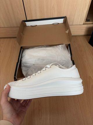 Deportivas blancas parecidas a converse plataforma