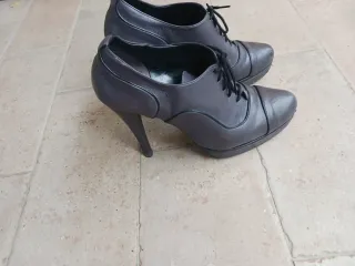 Scarpe con tacco alto e plateau grigio
