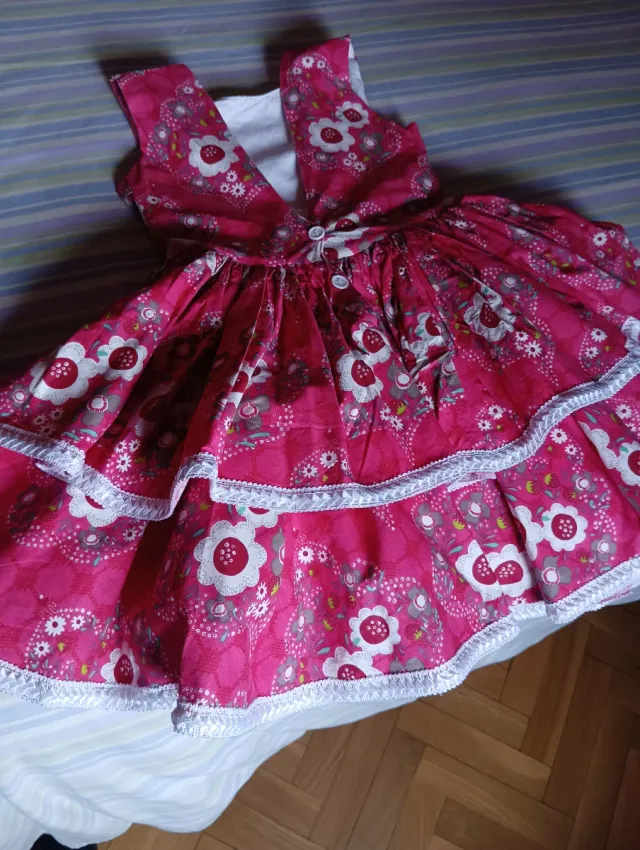 Lote 4 vestidos niña