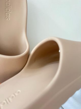 Chanclas Adidas Adilette Beige