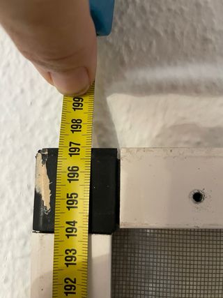 Mosquitera blanca para puerta