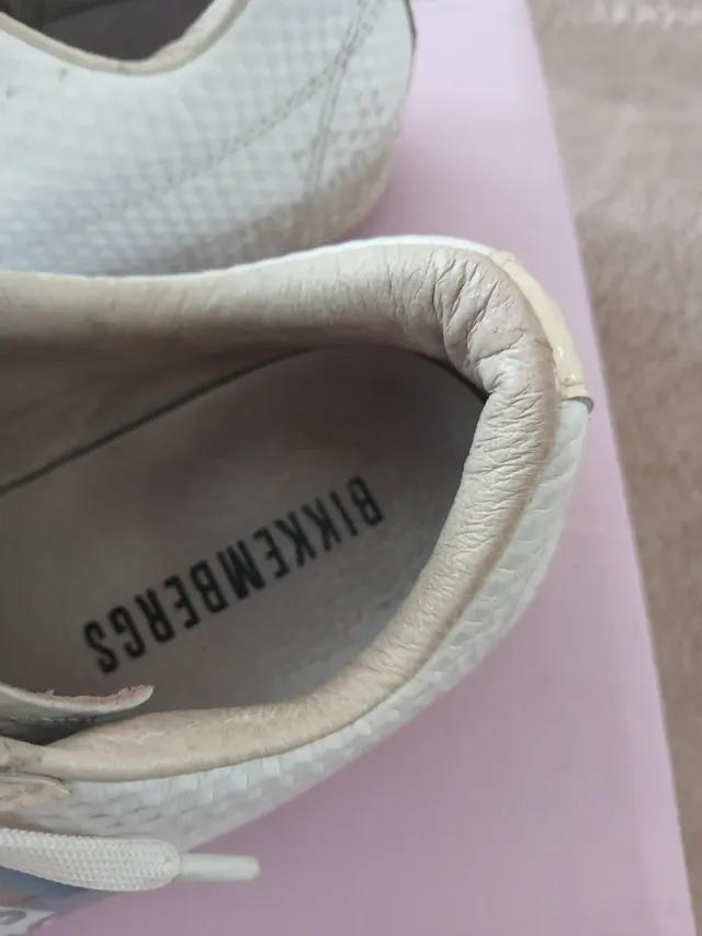 Deportivas Bikkembergs Blancas y Plateadas