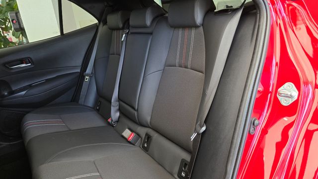 Toyota Corolla 2.0 180H GR-SPORT E-CVT