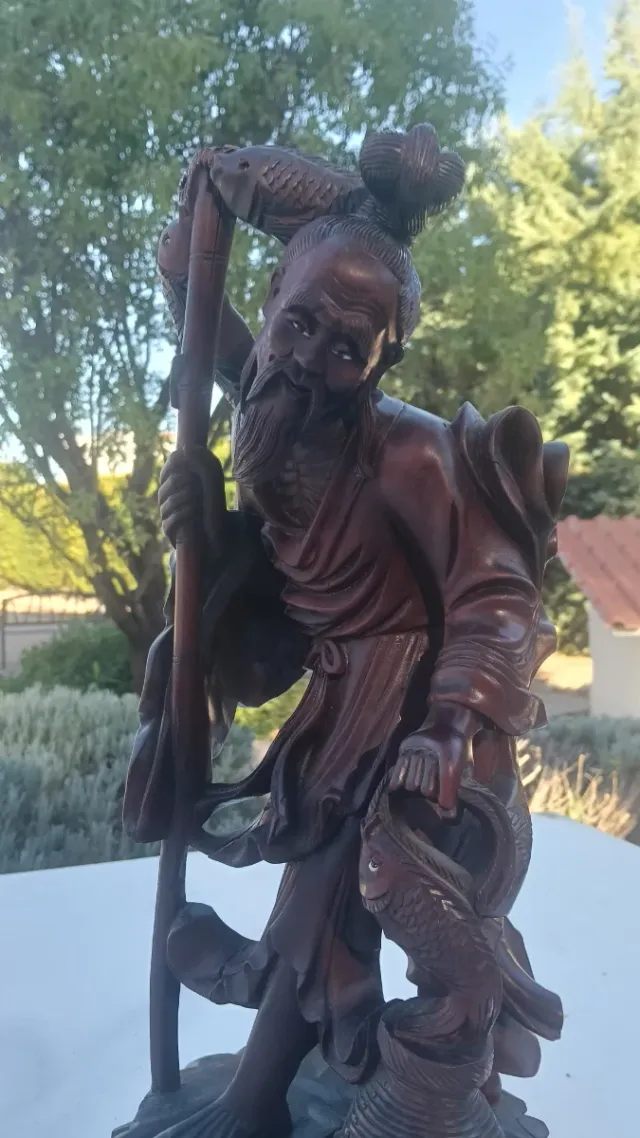 Figura china tallada a mano