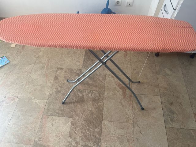 Tabla de planchar con funda