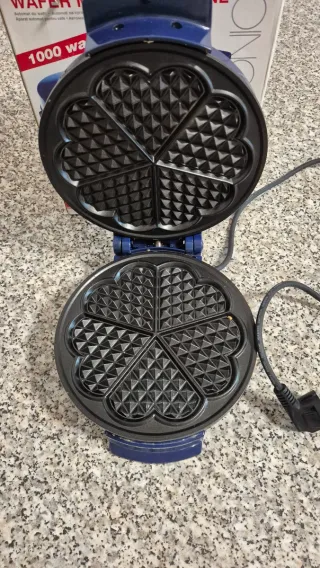 Piastra per waffle Clatronic WA 2720