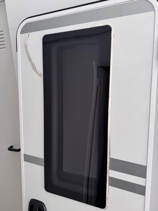 Puerta Autocaravana Roller Team / McLouis