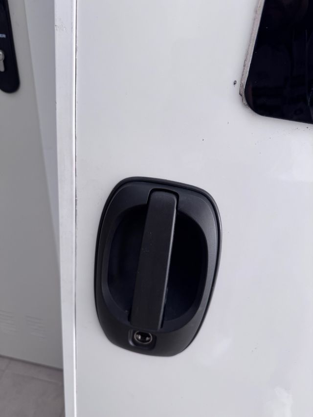 Puerta Autocaravana Roller Team / McLouis