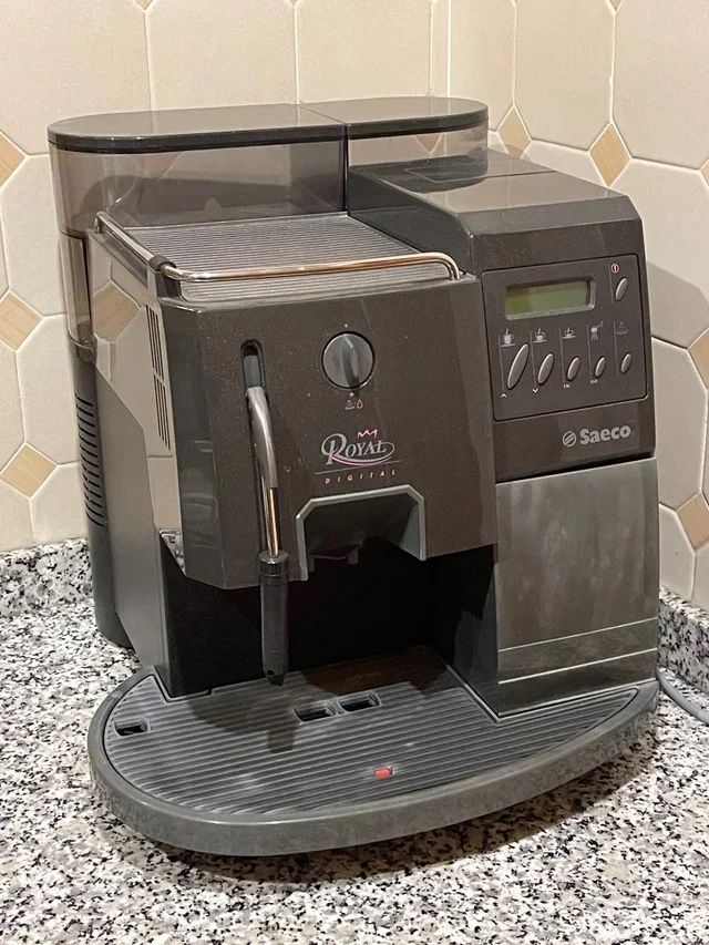 Cafetera Automática "Saeco Royal Digital"