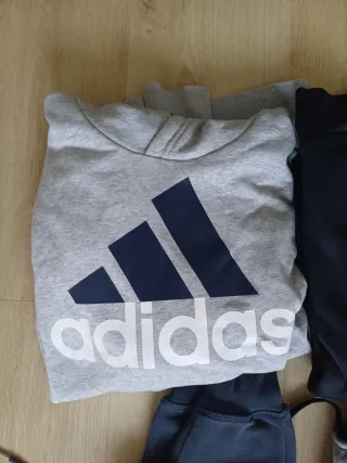 Lote de ropa en buen estado,todo original
