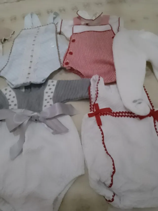 Lote de 4 petos de bebé