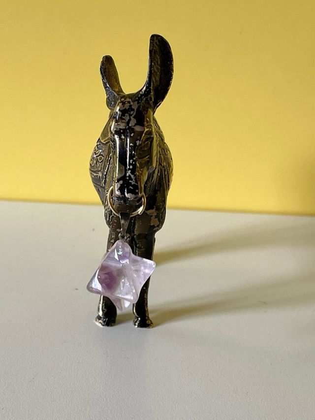 Statuetta asino in metallo con intarsi decorativi