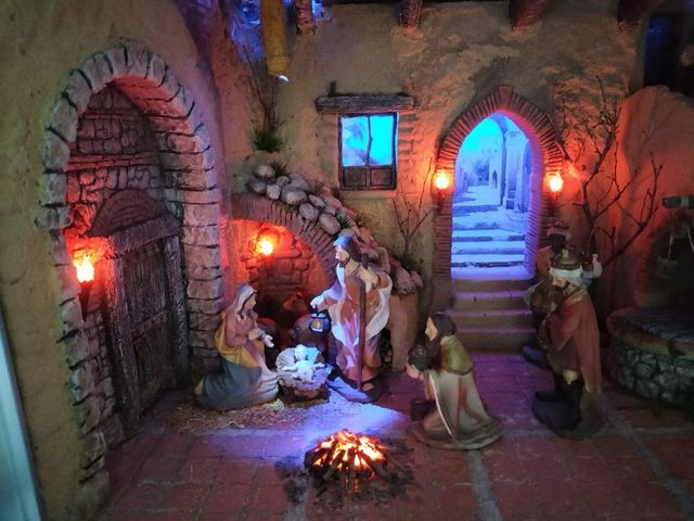 Belén completo en TV antigua