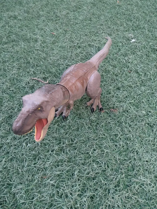 Dinosaurio Rex Jurassic World Mediano