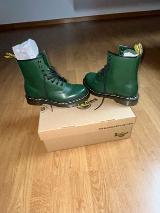 Nuovi stivali verdi Dr. Martens