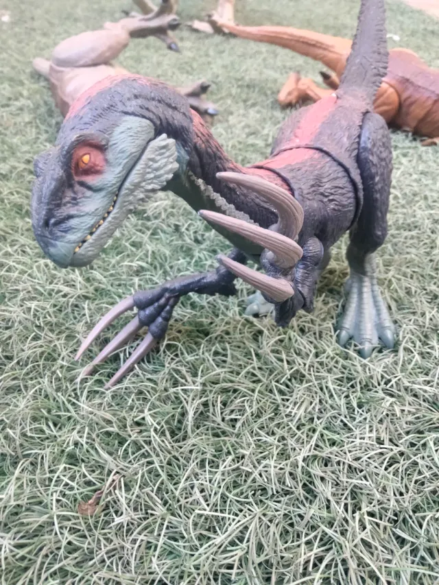 Dinosaurio Jurassic World Mediano