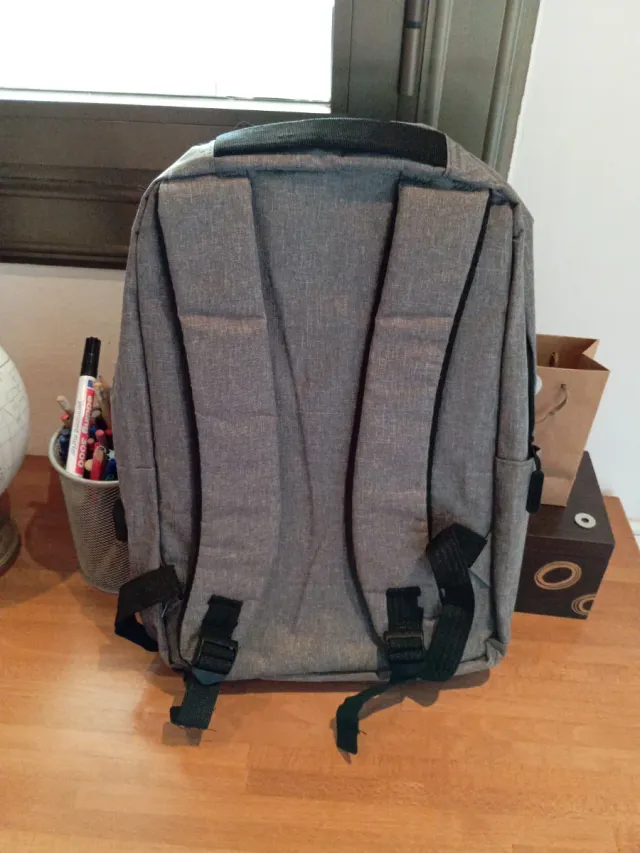 Mochila portátil gris