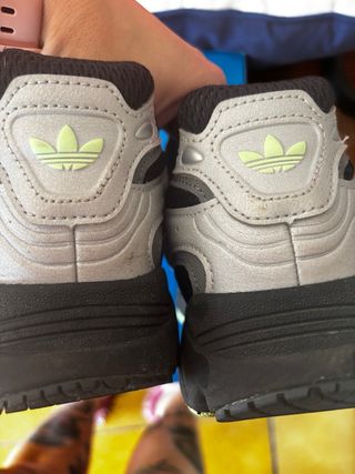 Zapatillas Adidas Ozmillen Talla 40