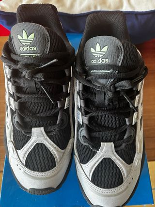 Zapatillas Adidas Ozmillen Talla 40