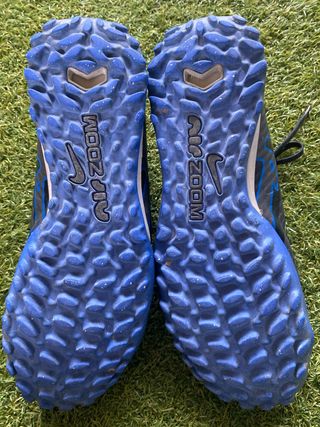 Zapatillas Nike mini taco
talla 38, 24cm