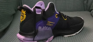 Nike Lebron Witness 7 Negro Púrpura