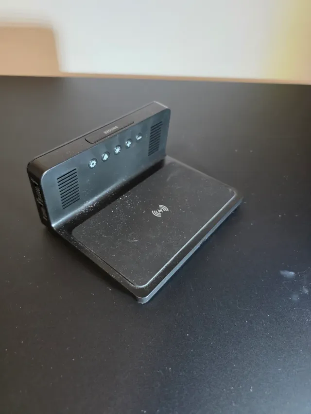 Sveglia con ricarica wireless