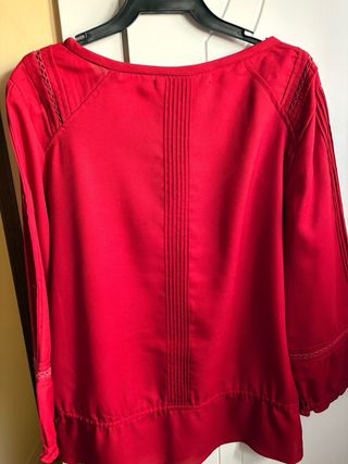 Camisa roja manga francesa