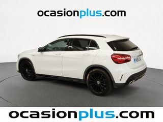Mercedes-Benz GLA 180 90 kW (122 CV)