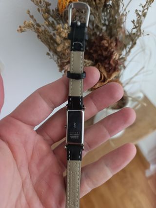Reloj Yves Saint Laurent con caja
