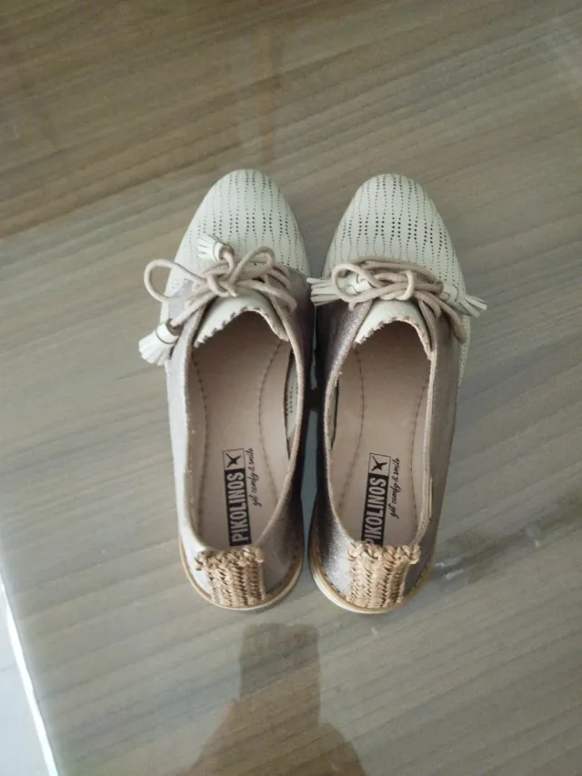 Zapatos Pikolinos Oro y Blanco