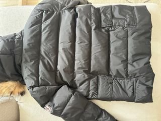 Abrigo Moncler Negro con Capucha de Pelo