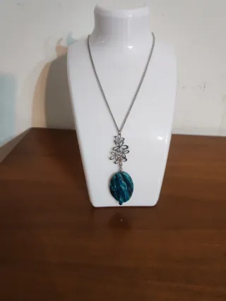 Collana acciaio con ciondolo Apatite blu