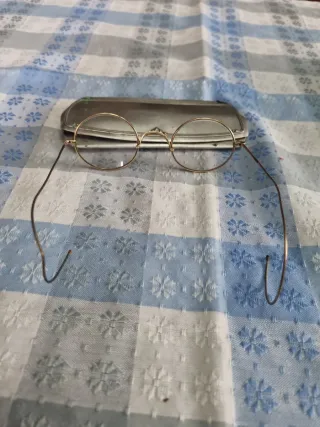 Gafas Vintage Doradas con Funda