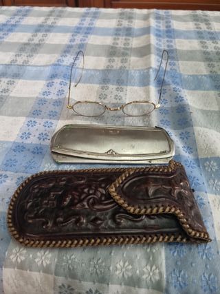 Gafas Vintage Doradas con Funda