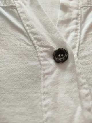 Camisa casual MUJER blanca con apliques. T: S/M