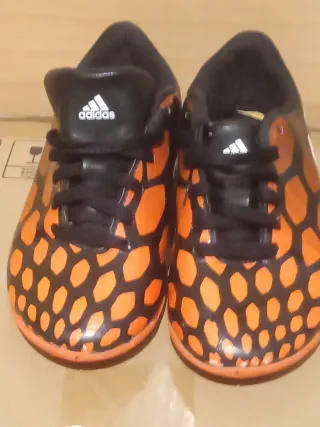 Zapatillas Adidas Gimnasio/Balonmano Talla 32