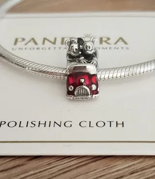 Charm Coche Rojo Mickey y Minnie de Disney