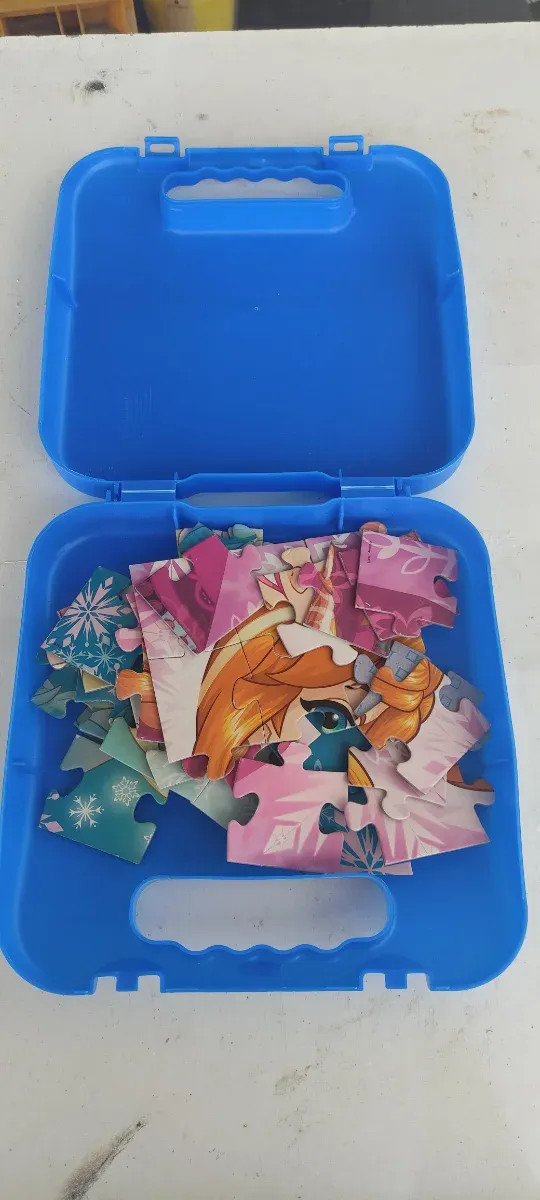 4 puzzles frozen; 2 de 20, uno de 24 y uno de 35