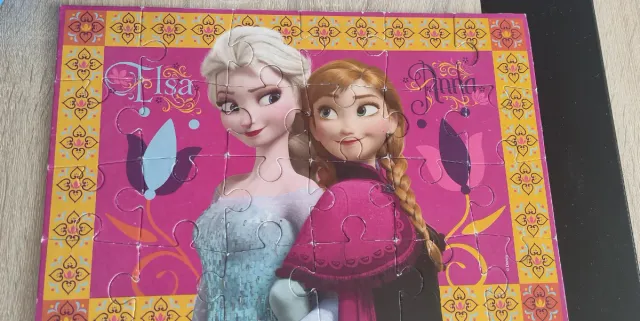 4 puzzles frozen; 2 de 20, uno de 24 y uno de 35