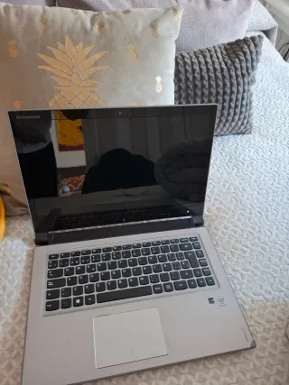 Portátil Lenovo Negro Casi Sin Usar