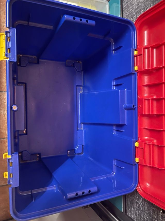 Baúl de almacenaje ligero azul y rojo juguetes