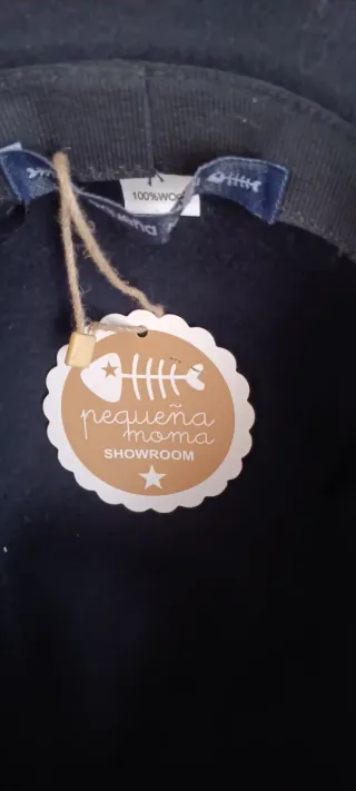 Sombrero negro El Corte Inglés con plumas