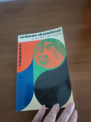 Libro sulla vita di Sant'Antonio da Padova.