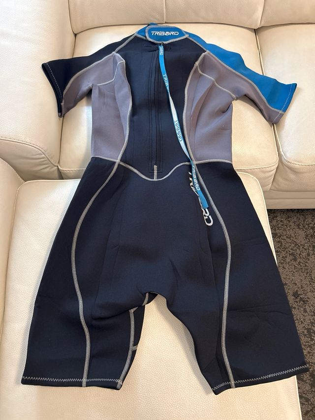 Traje de neopreno talla 44