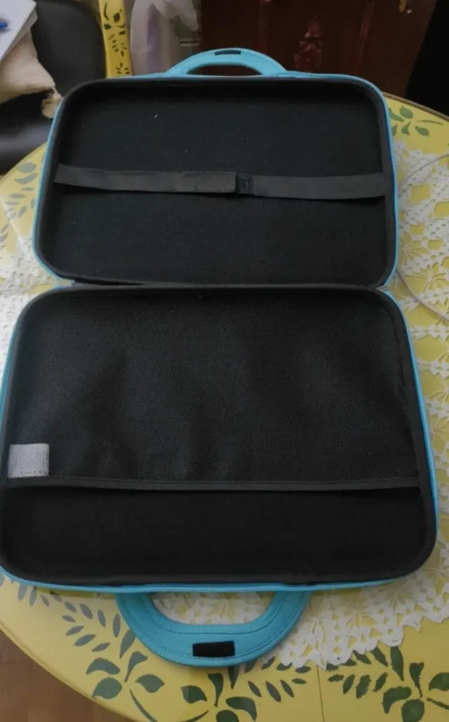 Funda portátil gato y flores